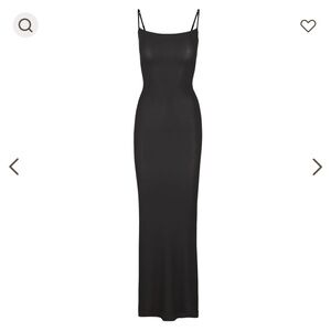 Skims soft lounge slip on dress in the color ONYX